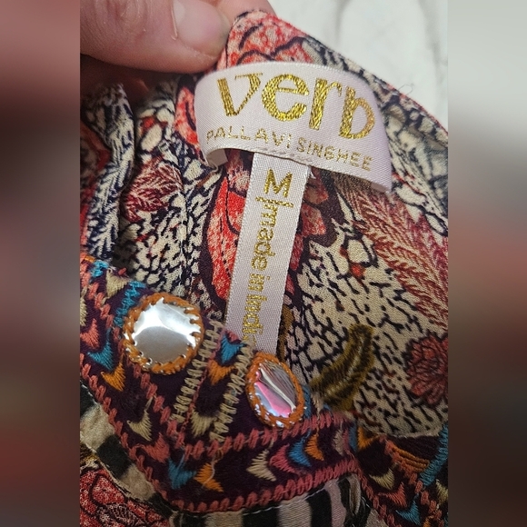 VERB By Pallavi Singhee Follow Multi Color Viscose Georgette PrintedTunic.Size M - Picture 10 of 16